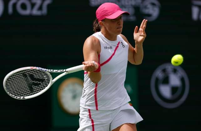 Tennis 2024: BNP Paribas Open MAR 17 March 17, 2024 Iga Swiatek of Poland returns a shot against Maria Sakkari of Greece in the Women s Final during the BNP Paribas Open at Indian Wells Tennis Garden in Indian Wells, CA. Charles Baus CSM (Credit Image: Charles Baus Cal Media) Indian Wells Ca United States of America EDITORIAL USE ONLY Copyright: xx ZUMA-20240317_zma_c04_094.jpg CharlesxBausx csmphotothree243486