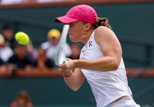 Tennis 2024: BNP Paribas Open MAR 17 March 17, 2024 Iga Swiatek of Poland returns a shot against Maria Sakkari of Greece in the Women s Final during the BNP Paribas Open at Indian Wells Tennis Garden in Indian Wells, CA. Charles Baus CSM (Credit Image: Charles Baus Cal Media) Indian Wells Ca United States of America EDITORIAL USE ONLY Copyright: xx ZUMA-20240317_zma_c04_096.jpg CharlesxBausx csmphotothree243496