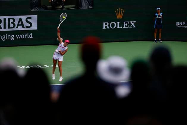 Tennis 2024: BNP Paribas Open MAR 17 March 17, 2024 Iga Swiatek of Poland serves against Maria Sakkari of Greece in the Women s Final during the BNP Paribas Open at Indian Wells Tennis Garden in Indian Wells, CA. Charles Baus CSM (Credit Image: Charles Baus Cal Media) Indian Wells Ca United States of America EDITORIAL USE ONLY Copyright: xx ZUMA-20240317_zma_c04_106.jpg CharlesxBausx csmphotothree243508