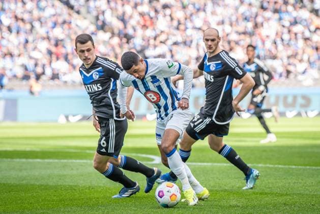 2 Soccer Bundesliga, Hertha BSC vs FC Schalke 04 Berlin, 17 03 2024 Ron Schallenberg FC Schalke 04, 6 , Jeremy Dudziak Hertha BSC, 19 2 Soccer Bundesliga, Hertha BSC vs FC Schalke 04, Olympiastadion, Berlin, 17 03 2024 DFL REGULATIONS PROHIBIT ANY USE OF PHOTOGRAPHS AS IMAGE SEQUENCES AND OR QUASI VIDEO Copyright: xBEAUTIFULxSPORTS LucianoxLimax