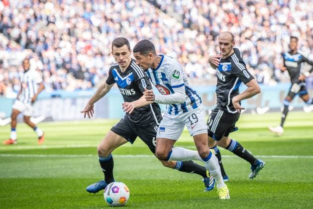 2 Soccer Bundesliga, Hertha BSC vs FC Schalke 04 Berlin, 17 03 2024 Ron Schallenberg FC Schalke 04, 6 , Jeremy Dudziak Hertha BSC, 19 2 Soccer Bundesliga, Hertha BSC vs FC Schalke 04, Olympiastadion, Berlin, 17 03 2024 DFL REGULATIONS PROHIBIT ANY USE OF PHOTOGRAPHS AS IMAGE SEQUENCES AND OR QUASI VIDEO Copyright: xBEAUTIFULxSPORTS LucianoxLimax