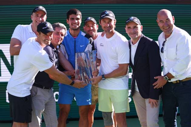 Carlos Alcaraz celebrates victory with his team BNP Paribas Open, Tennis, Day 12, Indian Wells Tennis Garden, California, USA - 17 Mar 2024  Copyright: xEllaxLing Shutterstockx 14386189cl