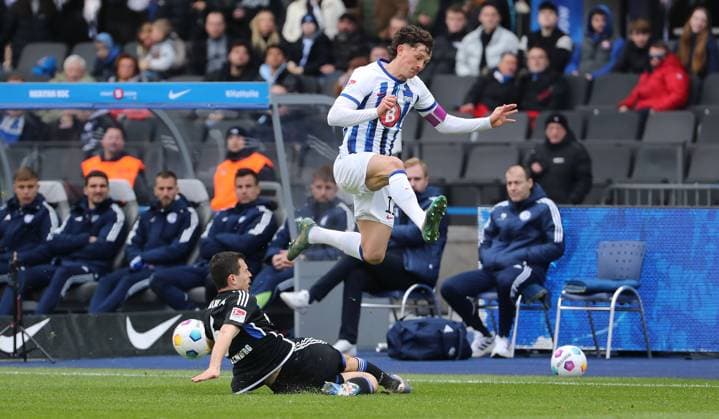 Fabian Reese in a duel with Ron Schallenberg Sport Football Soccer DFL 2 Bundesliga Men 26 Matchday Season 2023 2024 17 03 2024 Hertha BSC Berlin vs FC Schalke 04 DFL regulations prohibit any use of photographs as image sequences and or quasi video