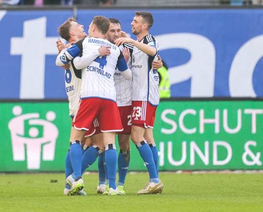 Soccer 2 BL Hamburger SV SV Wehen Wiesbaden 17 03 24, Cheers after the crooked goal by Miro Muheim HSV ,