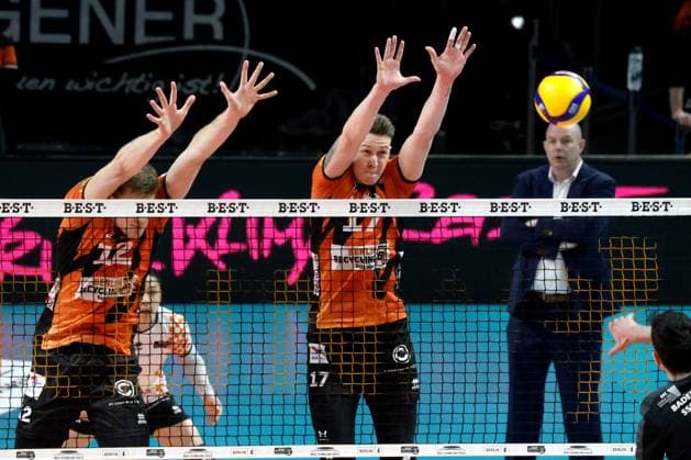 DEU, DVV, 1 VBL, BR Volleys vs Karlsruhe, 17 03 2024, Max Schmeling Halle, Berlin, DEU, DVV, 1 VBL, BR Volleys vs Karlsruhe, in the picture Saso Stalekar BR Volleys 12 , Marek Sotola BR Volleys 17 , Coach Joel Banks BR Volleys Photo Juergen Engler nordphoto GmbH nordphotoxGmbHx xEngler nph00076
