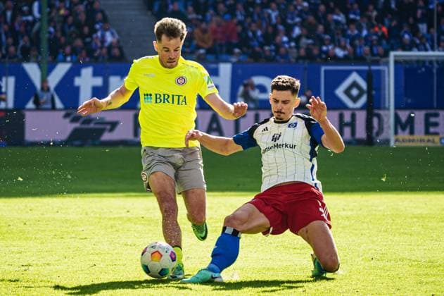 Thijmen Goppel SV Wehen Wiesbaden, 09 , Dennis Hadzikadunic Hamburger SV, 05 GER, Hamburger SV vs SV Wehen Wiesbaden, Football, 2 Bundesliga, Matchday 26, Season 2023 2024, 17 03 2024 DFL REGULATIONS PROHIBIT ANY USE OF PHOTOGRAPHS AS IMAGE SEQUENCES AND OR QUASI VIDEO GER, Hamburger SV vs SV Wehen Wiesbaden, Football, 2 Bundesliga, Matchday 26, Season 2023 2024, 17 03 2024 Hamburg Copyright: xEibner-Pressefoto MarcelxvonxFehrnx EP_MFN