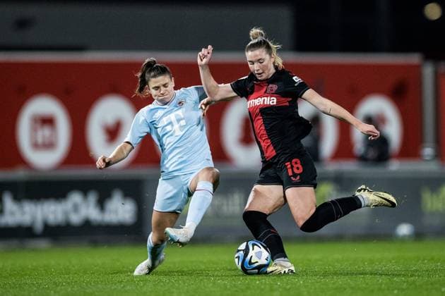 GOOGLE PIXEL Frauen Bundesliga Bayer 04 Leverkusen 1 FC Köln 18 03 2024 duel Martyna Wiankowska 1 FC Köln, 26 ,Karolina Lea Vilhjalmsdottir Bayer 04 Leverkusen, 18 GOOGLE PIXEL Frauen Bundesliga Bayer 04 Leverkusen 1 FC Köln, Leverkusen, Ulrich Haberland Stadion am 18 03 2024 DFB REGULATIONS PROHIBIT ANY USE OF PHOTOGRAPHS AS IMAGE SEQUENCES AND OR QUASI VIDEO Copyright: xBEAUTIFULxSPORTS Wunderlx