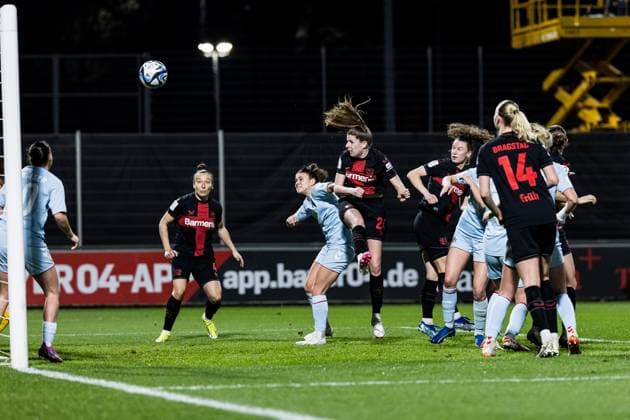 GOOGLE PIXEL Frauen Bundesliga Bayer 04 Leverkusen 1 FC Köln 18 03 2024 Lilla Turanyi Bayer 04 Leverkusen, 24 heads to 1 0 after corner from Karolina Lea Vilhjalmsdottir Bayer 04 Leverkusen, 18 GOOGLE PIXEL Frauen Bundesliga Bayer 04 Leverkusen 1 FC Köln, Leverkusen, Ulrich Haberland Stadion am 18 03 2024 DFB REGULATIONS PROHIBIT ANY USE OF PHOTOGRAPHS AS IMAGE SEQUENCES AND OR QUASI VIDEO Copyright: xBEAUTIFULxSPORTS Wunderlx