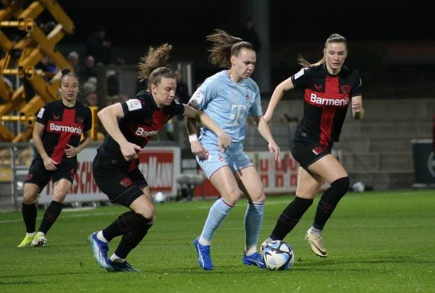 18 03 2024, xgrfx, Soccer 1 Bundesliga Women, Bayer Leverkusen 1 FC Köln emspor, v l Sinne Skynnes Hansen Bayer Leverkusen , Dora Zeller 1 FC Köln DFL DFB REGULATIONS PROHIBIT ANY USE OF PHOTOGRAPHS as IMAGE SEQUENCES and or QUASI VIDEO Leverkusen