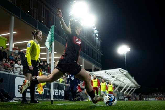 GOOGLE PIXEL Womens Bundesliga Bayer 04 Leverkusen 1 FC Köln 18 03 2024 Kristin Kögel Bayer 04 Leverkusen, 11 at corner kick Leverkusen, 18 03 2024 16 Matchday of GOOGLE PIXEL Womens Bundesliga Bayer 04 Leverkusen 1 FC Köln, Ulrich Haberland Stadium, Leverkusen The DFL regulations prohibit the use of photographs as image sequences and or quasi-videos Copyright: xBEAUTIFULxSPORTS AxelxKohringx