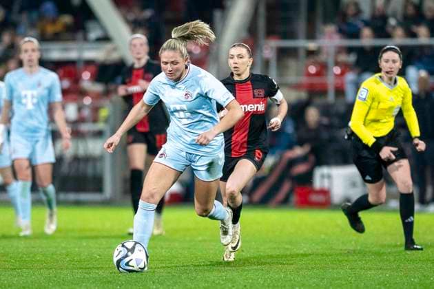 Marleen Schimmer 1 FC Koeln, 23 , in front Elissa Senss Bayer 04 Leverkusen, 06 , behind, of which Football Google Pixel Womens Bundesliga, Season 2023 2024, Matchday 16, Bayer 04 Leverkusen 1 FC Koeln on 18 03 2024 at Ulrich Haberland Stadium in Leverkusen Important notice According to the regulations of the DFL German Football League or the DFB German Football Association, it is prohibited, to utilize or have utilized photographs taken in the stadium and or of the match in the form of sequential images and or video-like photo series Foto Kirchner Media TH Copyright: xKirchner-Media THx