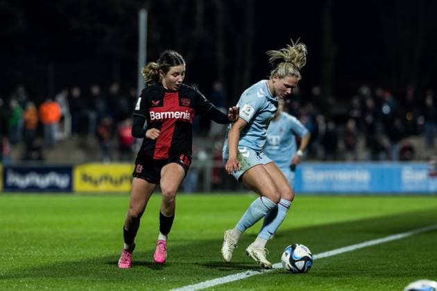 GOOGLE PIXEL Frauen Bundesliga Bayer 04 Leverkusen 1 FC Köln 18 03 2024 duel Loreen Bender Bayer 04 Leverkusen, 19 , Marleen Schimmer 1 FC Köln, 23 GOOGLE PIXEL Frauen Bundesliga Bayer 04 Leverkusen 1 FC Köln, Leverkusen, Ulrich Haberland Stadion am 18 03 2024 DFB REGULATIONS PROHIBIT ANY USE OF PHOTOGRAPHS AS IMAGE SEQUENCES AND OR QUASI VIDEO Copyright: xBEAUTIFULxSPORTS Wunderlx