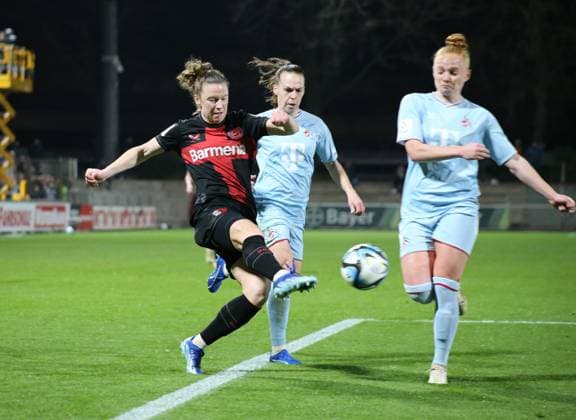 18 03 2024, xgrfx, Soccer 1 Bundesliga Women, Bayer Leverkusen 1 FC Köln emspor, v l Sinne Skynnes Hansen Bayer Leverkusen DFL DFB REGULATIONS PROHIBIT ANY USE OF PHOTOGRAPHS as IMAGE SEQUENCES and or QUASI VIDEO Leverkusen