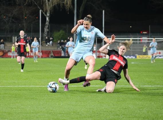18 03 2024, xgrfx, Soccer 1 Bundesliga Women, Bayer Leverkusen 1 FC Köln emspor, v l Carlotta Wamser 1 FC Köln , Lilla Turanyi Bayer Leverkusen DFL DFB REGULATIONS PROHIBIT ANY USE OF PHOTOGRAPHS as IMAGE SEQUENCES and or QUASI VIDEO Leverkusen