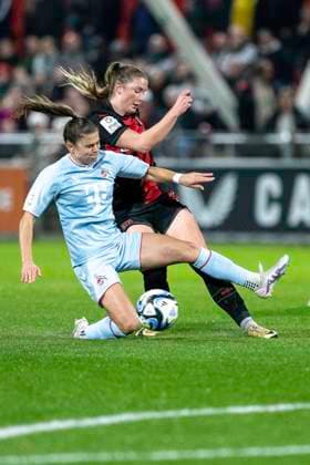 Duel between Martyna Wiankowska 1 FC Koeln, 26, in front and Karolina Lea Vilhjalmsdottir Bayer 04 Leverkusen, 18 , behind Football Google Pixel Womens Bundesliga, Season 2023 2024, Matchday 16, Bayer 04 Leverkusen 1 FC Koeln on 18 03 2024 at Ulrich Haberland Stadium in Leverkusen Important note According to the regulations of the DFL German Football League or the DFB German Football Association, it is prohibited to use or have used photographs taken in the stadium and or of the match in the form of sequential images and or video-like photo series Foto Kirchner Media TH Copyright: xKirchner-Media THx