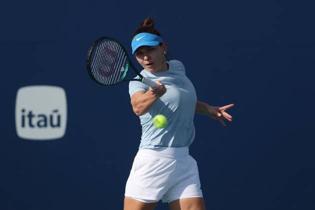 March 18, 2024, Miami Gardens, Florida, United States Of America: MIAMI GARDENS, FLORIDA - MARCH 18: Simona Halep day 3 of the Miami Open at Hard Rock Stadium on March 18, 2024 in Miami Gardens, Florida. ...People: Simona Halep Miami Gardens United States Of America - ZUMAs214 20240318_ada_s214_005 Copyright: xSMGx
