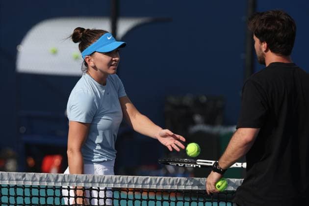 March 18, 2024, Miami Gardens, Florida, United States Of America: MIAMI GARDENS, FLORIDA - MARCH 18: Simona Halep day 3 of the Miami Open at Hard Rock Stadium on March 18, 2024 in Miami Gardens, Florida. ...People: Simona Halep 2024 Miami Open - Day 3 - Practice Court  - ZUMAs214 20240318_ada_s214_002 Copyright: xSMGx