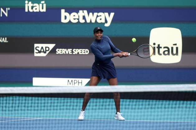 March 18, 2024, Miami Gardens, Florida, United States Of America: MIAMI GARDENS, FLORIDA - MARCH 18: Venus Williams day 3 of the Miami Open at Hard Rock Stadium on March 18, 2024 in Miami Gardens, Florida. ...People: Venus Williams 2024 Miami Open - Day 3 - Practice Court  - ZUMAs214 20240318_ada_s214_018 Copyright: xSMGx