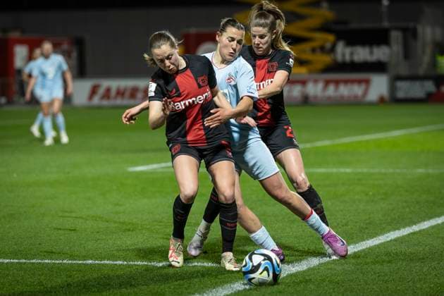 GOOGLE PIXEL Womens Bundesliga Bayer 04 Leverkusen 1 FC Köln 18 03 2024 Janou Levels Bayer 04 Leverkusen, 5 , Lilla Turanyi Bayer 04 Leverkusen, 24 and in the middle Carlotta Wamser 1 FC Köln, 30 Leverkusen, 18 03 2024 16 Matchday of the GOOGLE PIXEL Womens Bundesliga Bayer 04 Leverkusen 1 FC Köln, Ulrich Haberland Stadion, Leverkusen The DFL regulations prohibit the use of photographs as image sequences and or quasi videos Copyright: xBEAUTIFULxSPORTS AxelxKohringx