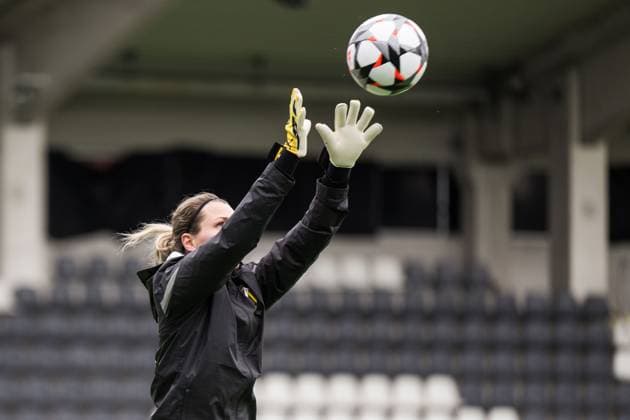240319 Goalkeeper Jennifer Falk of Häcken during a training session on March 19, 2024 in Gothenburg Photo Mathias Bergeld BILDBYRAN code MB MB0890 fotboll football soccer fotball champions league träning practice training häcken dam bbeng women kvinner  Copyright: MATHIASxBERGELD BB240319MB002