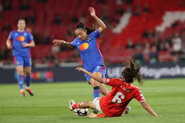 Lisbon, Portugal, Tuesday 19 March 2024 UEFA Women s Champions League 2023 24 1 4 Final SL Benfica Olympique Lyon, Selma Bacha Olympique Lyon , Andreia Faria SL Benfica , duel, action, action, battles for the ball Copyright: JoaquimxFerreira