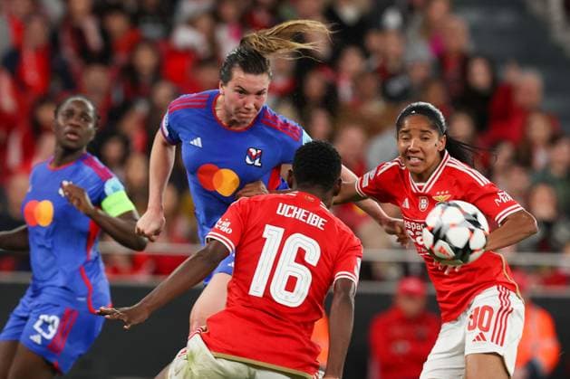 Lisbon, Portugal, Tuesday 19 March 2024 UEFA Women s Champions League 2023 24 1 4 Final SL Benfica Olympique Lyon, Vanessa Gilles Olympique Lyon , Christy Ucheibe SL Benfica , Lais Araujo SL Benfica , header, header duel Copyright: JoaquimxFerreira