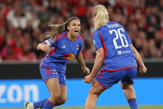 Lisbon, Portugal, Tuesday 19 March 2024 UEFA Women s Champions League 2023 24 1 4 Final SL Benfica Olympique Lyon, Delphine Cascarino Olympique Lyon and Lindsey Horan Olympique Lyon Goal celebration, celebrate the goal Copyright: JoaquimxFerreira