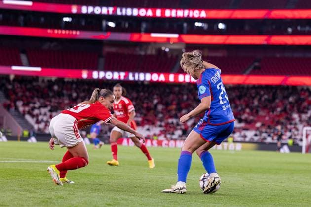 Lisbon, Portugal Delphine Cascarino (20 Olympique Lyonnais) in action during the UEFA Womens Champions League game between SL Benfica and Olympique Lyonnais at Estadio do Lisboa e Benfica in Lisbon, Portugal. (Pauline Figuet SPP) Copyright: xPaulinexFiguetx xSPPx spp-en-PaFiSp-PF_SLBvOL547