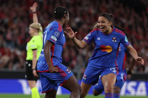 Lisbon, Portugal, Tuesday 19 March 2024 UEFA Women s Champions League 2023 24 1 4 Final SL Benfica Olympique Lyon, Vicki Becho Olympique Lyon and Delphine Cascarino Olympique Lyon Goal celebration, celebrate the goal Copyright: JoaquimxFerreira