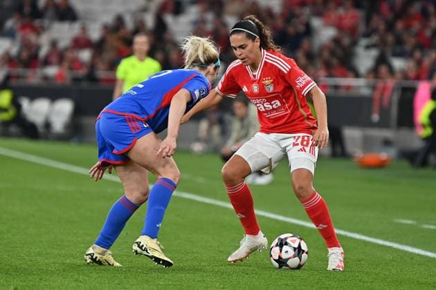 Lisbon, Portugal, Tuesday 19 March 2024 UEFA Women s Champions League 2023 24 1 4 Final SL Benfica Olympique Lyon, Ellie Carpenter Olympique Lyon , Andrea Falcon SL Benfica , duel, action, action, battles for the ball Copyright: JoaquimxFerreira
