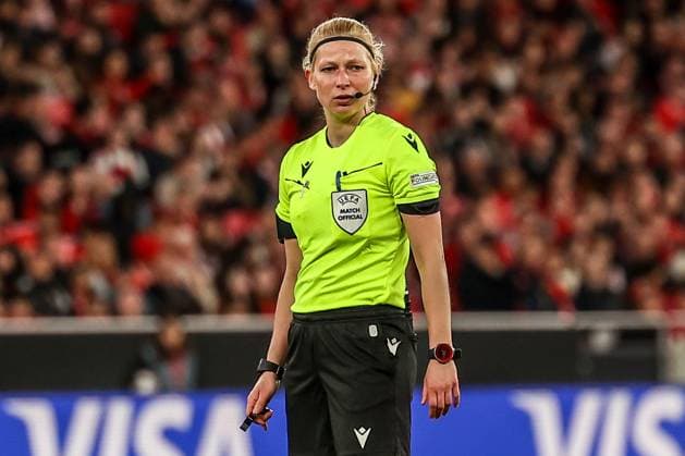 Lisbon, Portugal, March 19th 2024: Referee Ewa Augustyn in action during the UEFA Women?s Champions League game between SL Benfica v Olympique Lyonnais at Estadio da Luz in Lisbon, Portugal (Joao Bravo SPP) Copyright: xJoaoxBravo SPPx spp-en-JoBr-JBF-1701