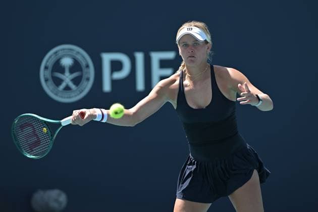 MIAMI GARDENS, FL - MARCH 19: Peyton Stearns (USA) during the Miami Open on March 19, 2024, at Hard Rock Stadium in Miami Gardens, FL. (Photo by Michele Eve Sandberg Icon Sportswire) TENNIS: MAR 19 Miami Open EDITORIAL USE ONLY Icon240304148