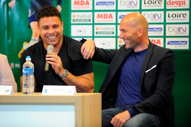 France Soccer 2015: Match contre la Pauvrete APR 20 RONALDO ZINEDINE ZIDANE - 20.04.2015 - Conference de Presse - Match contre la Pauvrete - Saint Etienne .Photo : Jean Paul Thomas Icon France EDITORIAL USE ONLY Copyright: xx ZUMA-20150420_zaa_ci1_365.jpg Thomas IconxSportsx csmphototwo094356