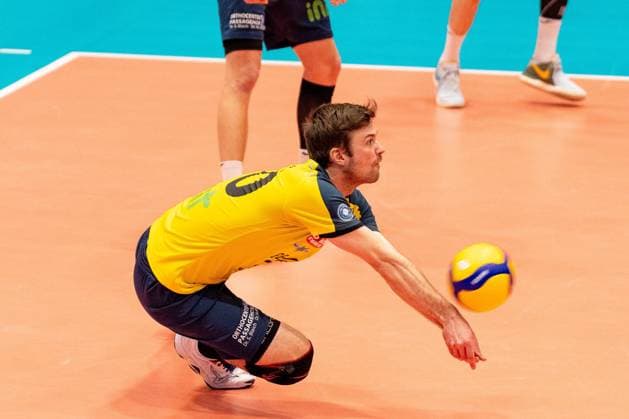 Acceptance Dollhofer, Benjamin BADEN VOLLEYS SSC Karlsruhe, 10 GER, Baden VOLLEYS SSC Karlsruhe vs Berlin Recycling Volleys Volleyball, Playoff Quarterfinals, Men, 20 03 2024 GER, Baden VOLLEYS SSC Karlsruhe vs Berlin Recycling Volleys Volleyball, Playoff Quarterfinals, Men, 20 03 2024 Karlsruhe Copyright: xEibner-Pressefoto StefanxMayerx EP_SMR