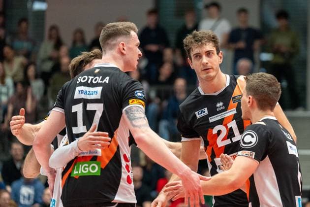 Set lead for Berlin GER, Baden VOLLEYS SSC Karlsruhe vs Berlin Recycling Volleys Volleyball, Playoff quarterfinals, men, 20 03 2024 GER, Baden VOLLEYS SSC Karlsruhe vs Berlin Recycling Volleys Volleyball, Playoff quarterfinals, men, 20 03 2024 Karlsruhe Copyright: xEibner-Pressefoto StefanxMayerx EP_SMR