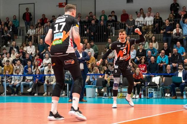 Cheers Robert Taeht Berlin Recycling Volleys, 3 GER, Baden VOLLEYS SSC Karlsruhe vs Berlin Recycling Volleys Volleyball, Playoff Quarterfinals, Men, 20 03 2024 GER, Baden VOLLEYS SSC Karlsruhe vs Berlin Recycling Volleys Volleyball, Playoff Quarterfinals, Men, 20 03 2024 Karlsruhe Copyright: xEibner-Pressefoto StefanxMayerx EP_SMR