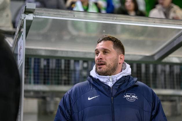 Leipzigs head coach Coach Saban Uzun Football 1 Womens Bundesliga, Matchday 15 VFL Wolfsburg RB Leipzig 4 0 11 March 2024 Wolfsburg, AOK Stadion VFL Wolfsburg RB Leipzig 4 0
