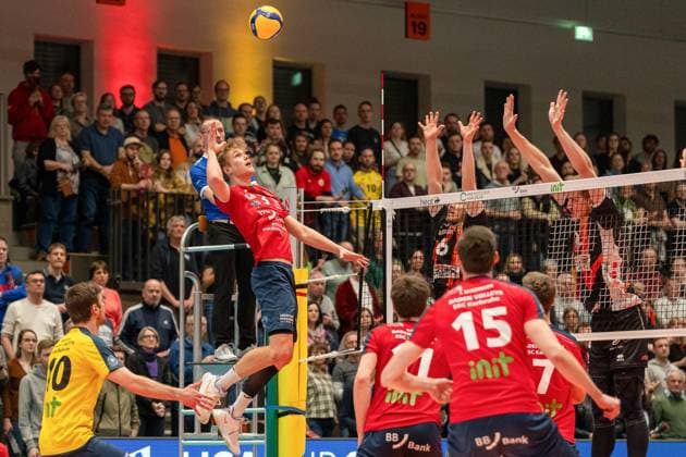 Attack Brentel, Jannik BADEN VOLLEYS SSC Karlsruhe, 3 GER, Baden VOLLEYS SSC Karlsruhe vs Berlin Recycling Volleys Volleyball, Playoff Quarterfinals, Men, 20 03 2024 GER, Baden VOLLEYS SSC Karlsruhe vs Berlin Recycling Volleys Volleyball, Playoff Quarterfinals, Men, 20 03 2024 Karlsruhe Copyright: xEibner-Pressefoto StefanxMayerx EP_SMR