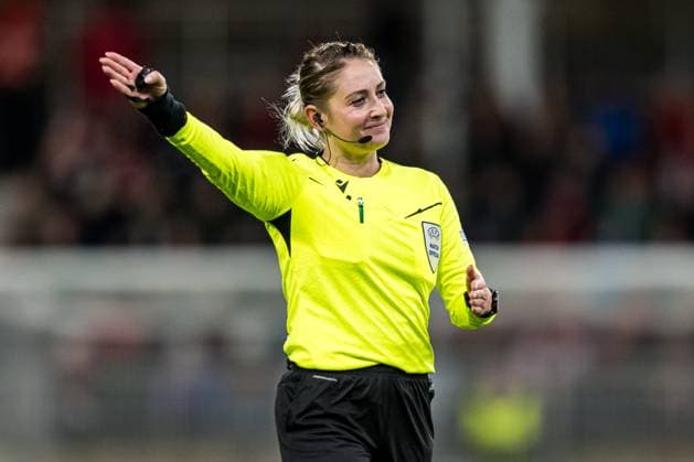 240320 Alina Pesu, referee, during the UEFA Women s Champions League quarterfinal football match between Brann and Barcelona on March 20, 2024 in Bergen Photo Marius Simensen BILDBYRAN Cop 238 barcelona bbeng brann champions league dam football fotball fotball quarterfinal quarter final tfk uefa women s champions league  Copyright: MARIUSxSIMENSEN BB240320BB878