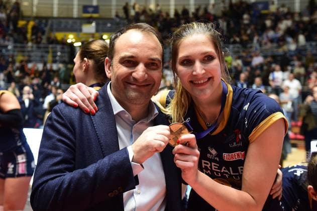 Foto IPP Massimo Rana Torino 202-03-2024 Pallavolo Cev Cup Finale Reale Mutua Fenera Chieri 76 - Viteos Neuchatel Universite Club nella foto il sindaco di torino stefano lo russo e la capitana keja grobelna Italy Photo Press - World Copyright italy ITALY  Copyright: xR4924_italyphotopressx