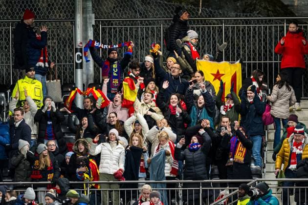 240320 Spectators in the stands after the UEFA Women s Champions League quarterfinal football match between Brann and Barcelona on March 20, 2024 in Bergen Photo Marius Simensen BILDBYRAN Cop 238 barcelona bbeng brann champions league dam football fotball fotboll fotboll quarterfinal quarter final tfk uefa women s champions league  Copyright: MARIUSxSIMENSEN BB240320BB900