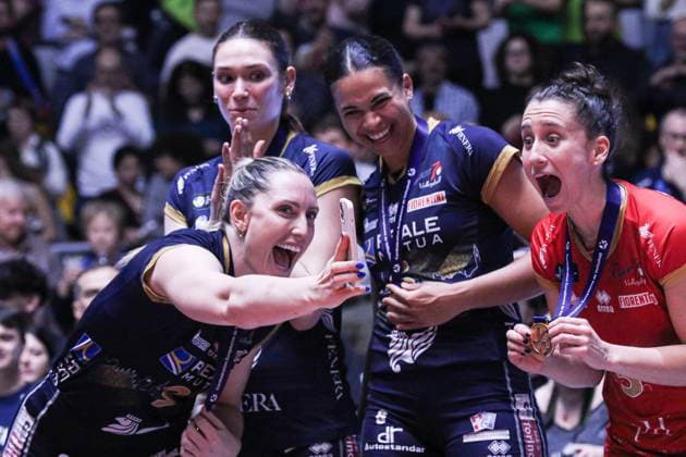 Volleyball CEV Cup Women match - Reale Mutua Fenera Chieri vs Viteos Neuchatel 6 Avery Skinner (Reale Mutua Fenera Chieri Ã¢& x80;& x99;76) and 7 Romy Jatzko (Reale Mutua Fenera Chieri Ã¢& x80;& x99;76) and 9 Madison Kingdon Rishel (Reale Mutua Fenera Chieri Ã¢& x80;& x99;76) during Reale Mutua Fenera Chieri vs Viteos Neuchatel, Volleyball CEV Cup Women match in Turin, Italy, March 20 2024 Turin Italy  Copyright: xIPAxSport ABACAx