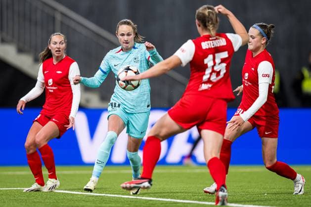 240320 Caroline Graham Hansen of Barcelona during the UEFA Women s Champions League quarterfinal football match between Brann and Barcelona on March 20, 2024 in Bergen Photo Marius Simensen BILDBYRAN Cop 238 barcelona bbeng brann champions league dam football fotball fotboll fotboll quarterfinal quarter final tfk uefa women s champions league  Copyright: MARIUSxSIMENSEN BB240320BB951