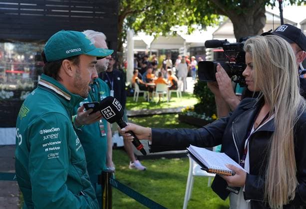 FORMULA 1 ROLEX AUSTRALIAN GRAND PRIX 2024 21 03 2024, Albert Park Circuit, Melbourne, FORMULA 1 ROLEX AUSTRALIAN GRAND PRIX 2024 ,pictured Fernando Alonso ESP , Aston Martin Aramco Cognizant Formula One Team interviewed by DAZN Spain presenter and racing driver Christine Giampaoli Zonca nordphotoxGmbHx xBratic nph00250