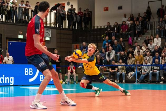 Acceptance Ahmann, Mika BADEN VOLLEYS SSC Karlsruhe, 1 , GER, Volleyball, Playoff quarterfinals, Men, Baden VOLLEYS SSC Karlsruhe vs Berlin Recycling Volleys, 20 03 2024, GER, Volleyball, Playoff quarterfinals, Men, Baden VOLLEYS SSC Karlsruhe vs Berlin Recycling Volleys, 20 03 2024 Karlsruhe Copyright: xEibner-Pressefoto StefanxMayerx EP_SMR