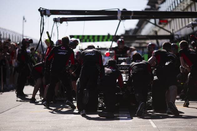 Haas F1 Team Pit stop during the Formula 1 Rolex Australian Grand Prix 2024, 3rd round of the 2024 Formula One World Championship, WM, Weltmeisterschaft from March 22 to 24, 2024 on the Albert Park Circuit, in Melbourne, Australia - F1 - AUSTRALIAN GRAND PRIX 2024 DPPI Panoramic  240321R03_AUSTRALIA_EA019012