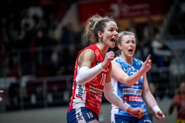 776121898 Monica De Gennaro of Imoco Volley in action during the match. Eczacibasi Dynavit and Imoco Volley Conegiano faced each other in the CEV Women™s Champions League Volley Semifinal game 2, the match took place at Istanbul Burhan Felek Vestel Volleyball Hall on March 20, 2024 Istanbul Istanbul Turkey Copyright: xYagizxGurtugx