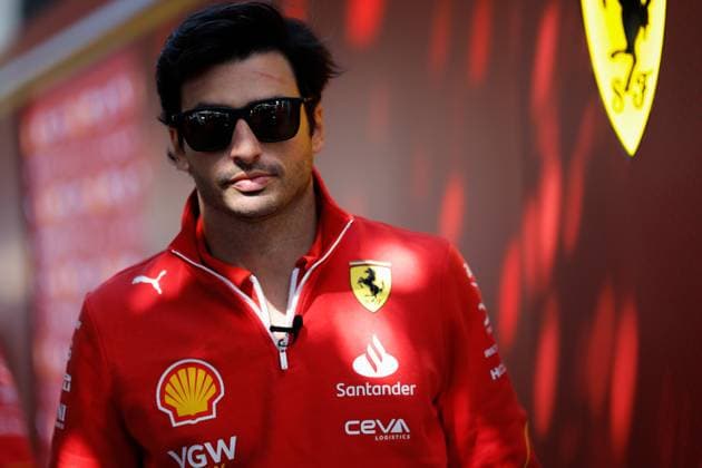 SAINZ Carlos (spa), Scuderia Ferrari SF-24, portrait during the Formula 1 Rolex Australian Grand Prix 2024, 3rd round of the 2024 Formula One World Championship, WM, Weltmeisterschaft from March 22 to 24, 2024 on the Albert Park Circuit, in Melbourne, Australia - F1 - AUSTRALIAN GRAND PRIX 2024 DPPI Panoramic  240321_R03_AUSTRALIA_F12024GP03AUS_JK304702.jpg