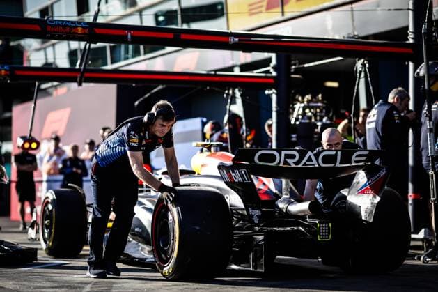March 21, 2024, Melbourne, Victoria, Australia: MELBOURNE, AUSTRALIA - MARCH 21: Oracle Red Bull Racing practicing pit stops at the 2024 Australian Grand Prix at Albert Park in Melbourne, Australia Melbourne Australia - ZUMAp121 20240321_zsp_p121_023 Copyright: xChrisxPutnamx