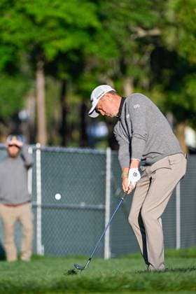 PALM HARBOR, FL - MARCH 21: Justin Thomas (USA) chips up onto 11 from near the tee on 12 during Rd1 of the Valspar Championship at Innisbrook Resort - Copperhead, on March 21, 2024, in Palm Harbor, Florida. (Photo by Ken Murray Icon Sportswire) GOLF: MAR 21 PGA, Golf Herren Valspar Championship EDITORIAL USE ONLY Icon2403210071